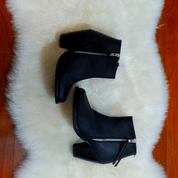 Bianco footwear black ankle booties size 36. - Picture 1 of 3